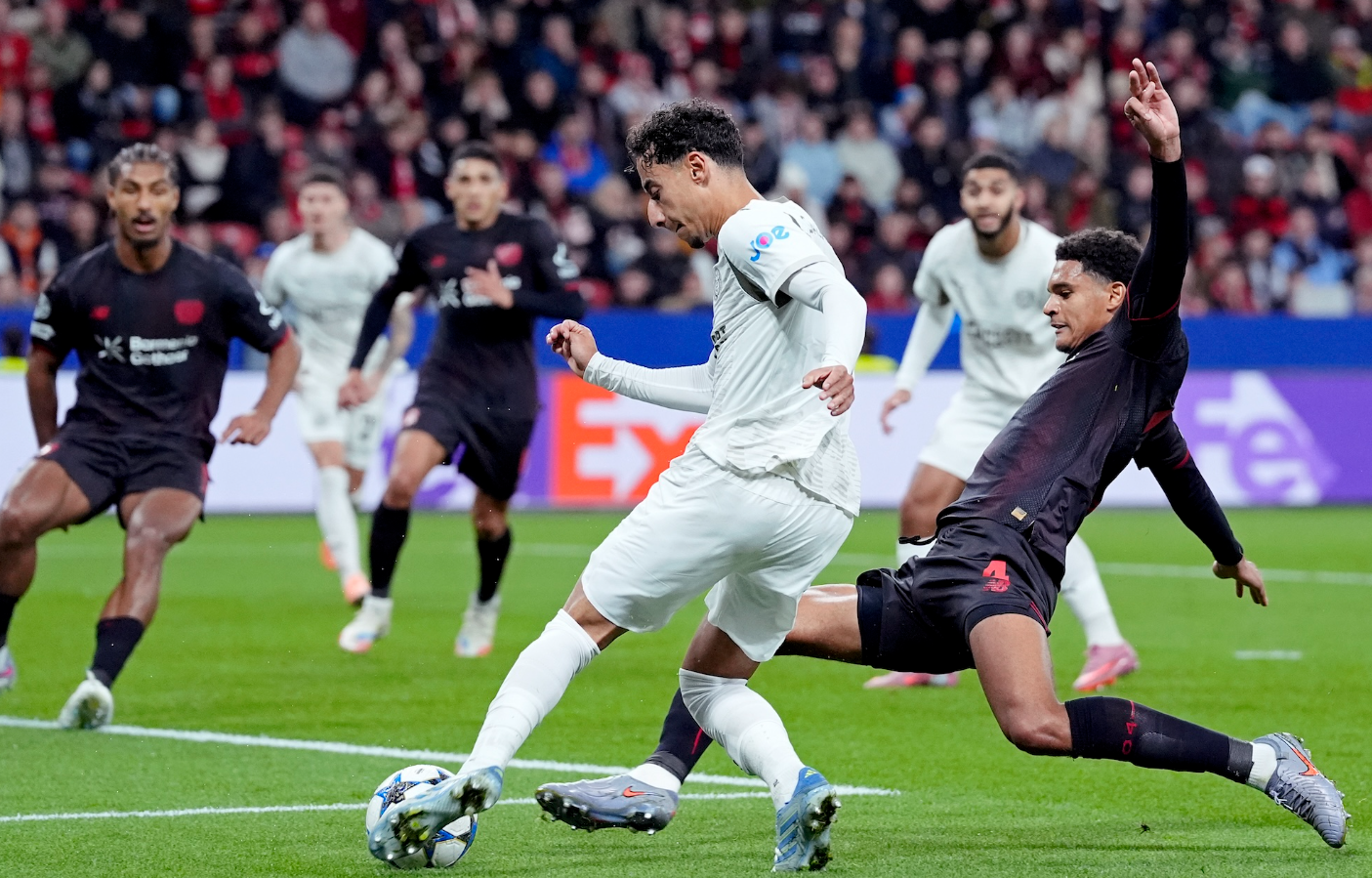 Bayer Leverkusen vs PSV Eindhoven (02:00 &#8211; 02/10) | Xem lại trận đấu