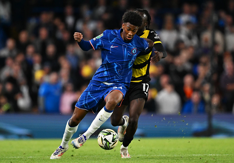 Chelsea kiên quyết giữ chân sao trẻ Josh Acheampong trước sự chèo kéo của Dortmund