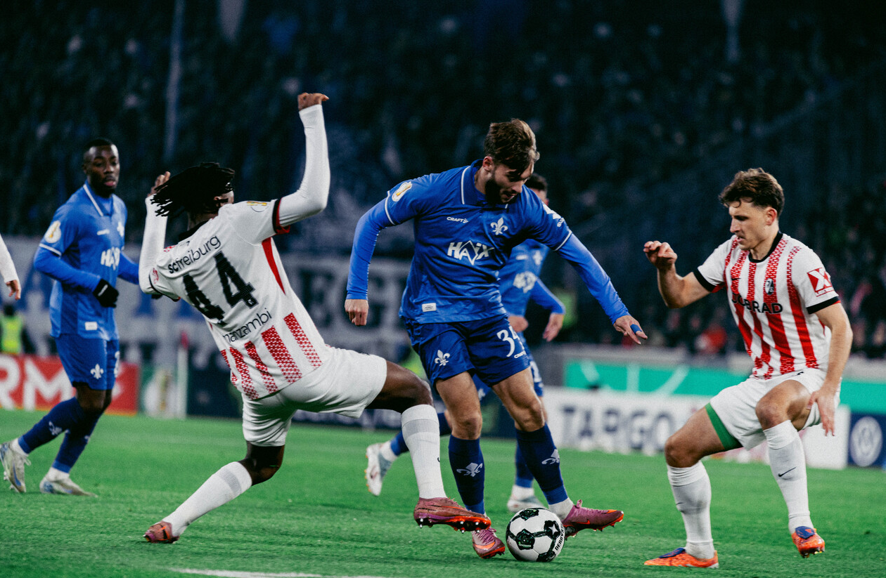 SC Freiburg vs Darmstadt 98 (00:00 &#8211; 04/12) | Xem lại trận đấu