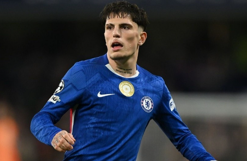 gary-neville-thang-than-chi-trich-garnacho-sau-man-nguoc-dong-cua-chelsea