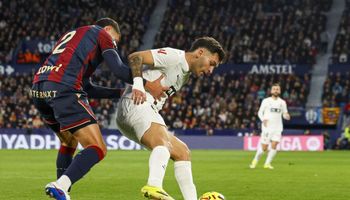 Levante vs Valencia CF (00:30 – 16/02) | Xem lại trận đấu