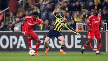 Fenerbahce vs Nottingham Forest (00:45 – 20/02) | Xem lại trận đấu