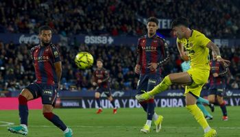 Levante vs Villarreal (02:00 – 19/02) | Xem lại trận đấu