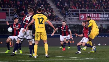 Bologna vs AC Milan (02:45 – 04/02) | Xem lại trận đấu