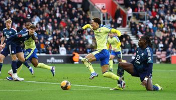 Southampton vs Leicester City (22:00 – 14/02) | Xem lại trận đấu