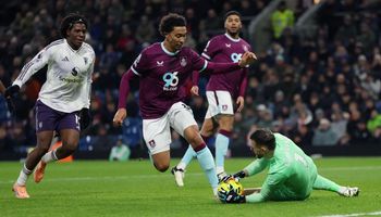 Burnley vs Manchester United (03:15 – 08/01) | Xem lại trận đấu