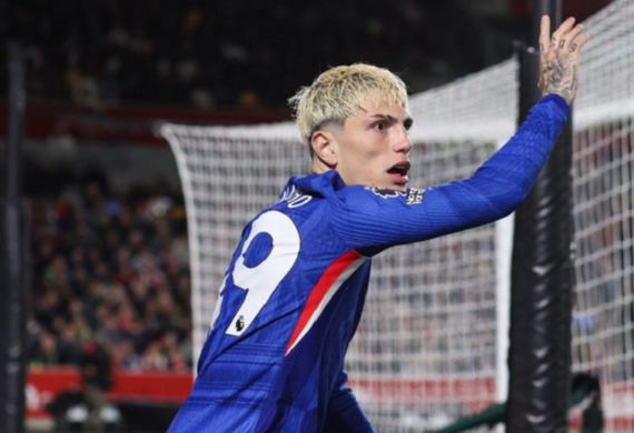 Gary Neville thẳng thắn chỉ trích Garnacho sau màn ngược dòng của Chelsea