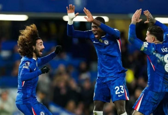 Chelsea tạo địa chấn derby London, Enzo Fernandez định đoạt trận đấu ở phút bù giờ